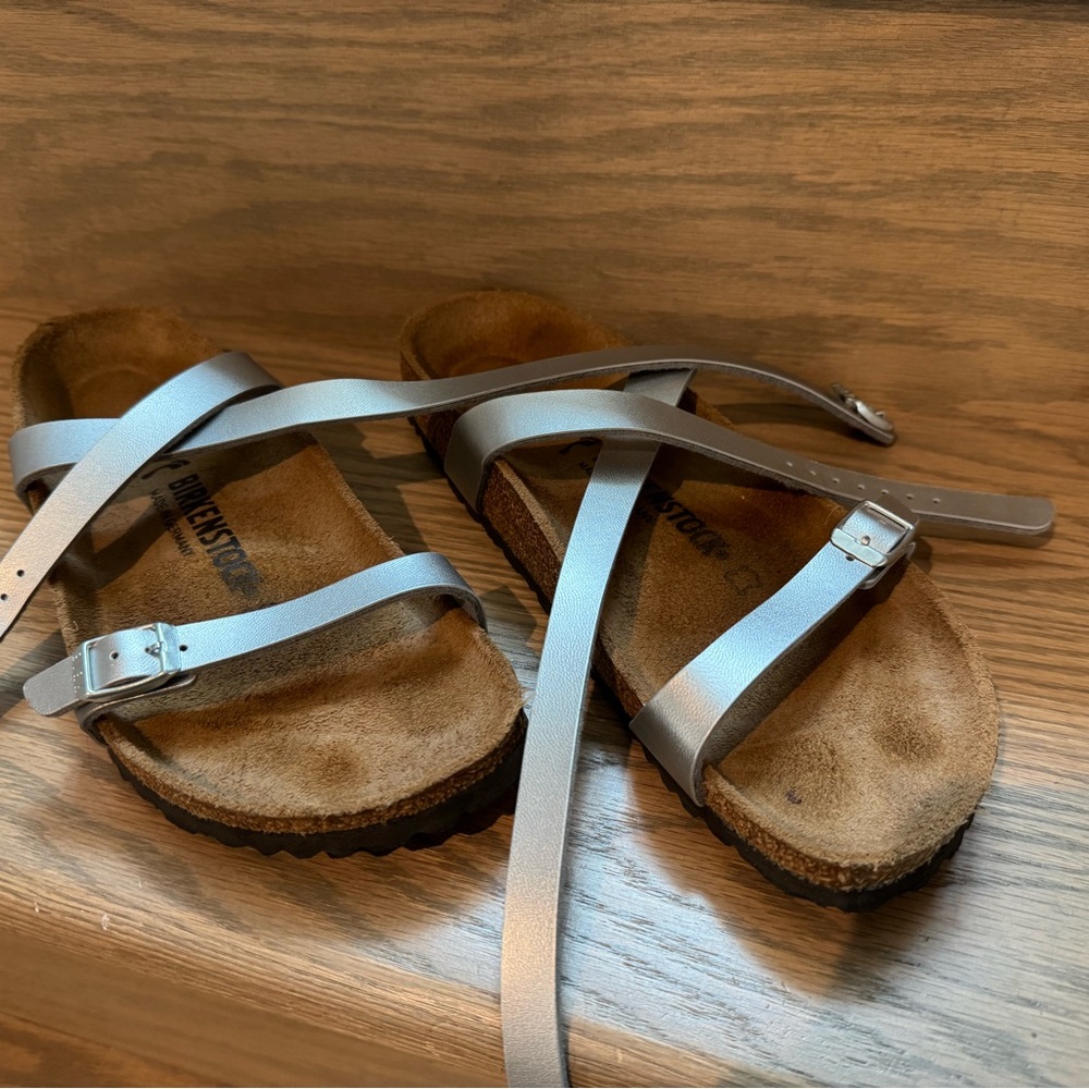 Birkenstock Women's Daloa Sandal Silver - NARROW